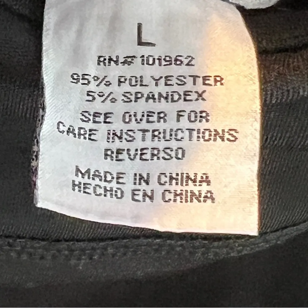 Runway Ready Active Size Large Black Leggings with a Multicolored V Desi… - Image 4