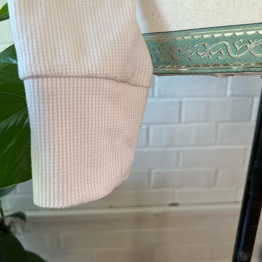 American Eagle mock turtleneck half crop sweater winter white EUC size XS - Image 5