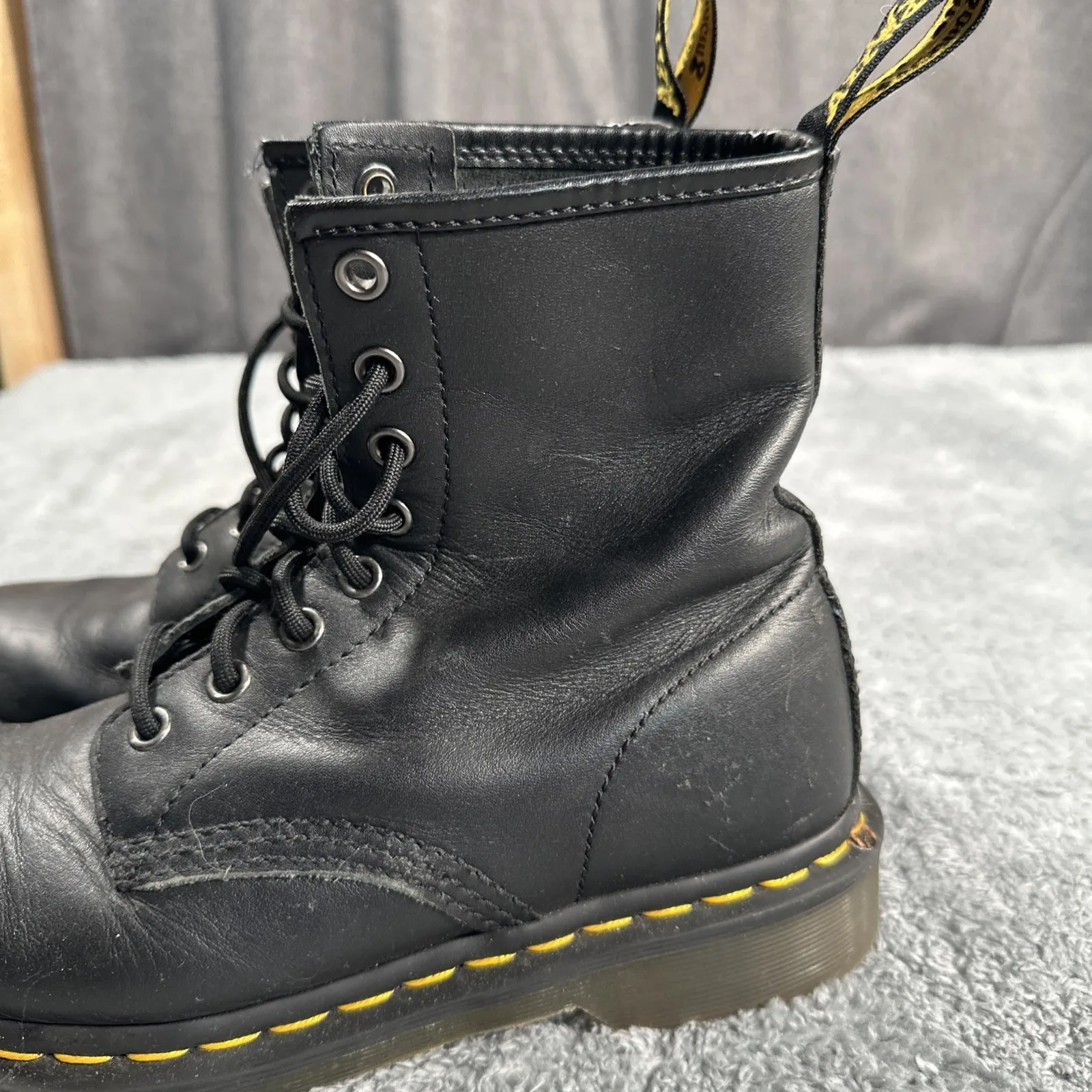 Women's Dr. Martens Lace up Boots SZ 7 BLK Leather Punk Goth Thick Soles Rubber Black - Image 3