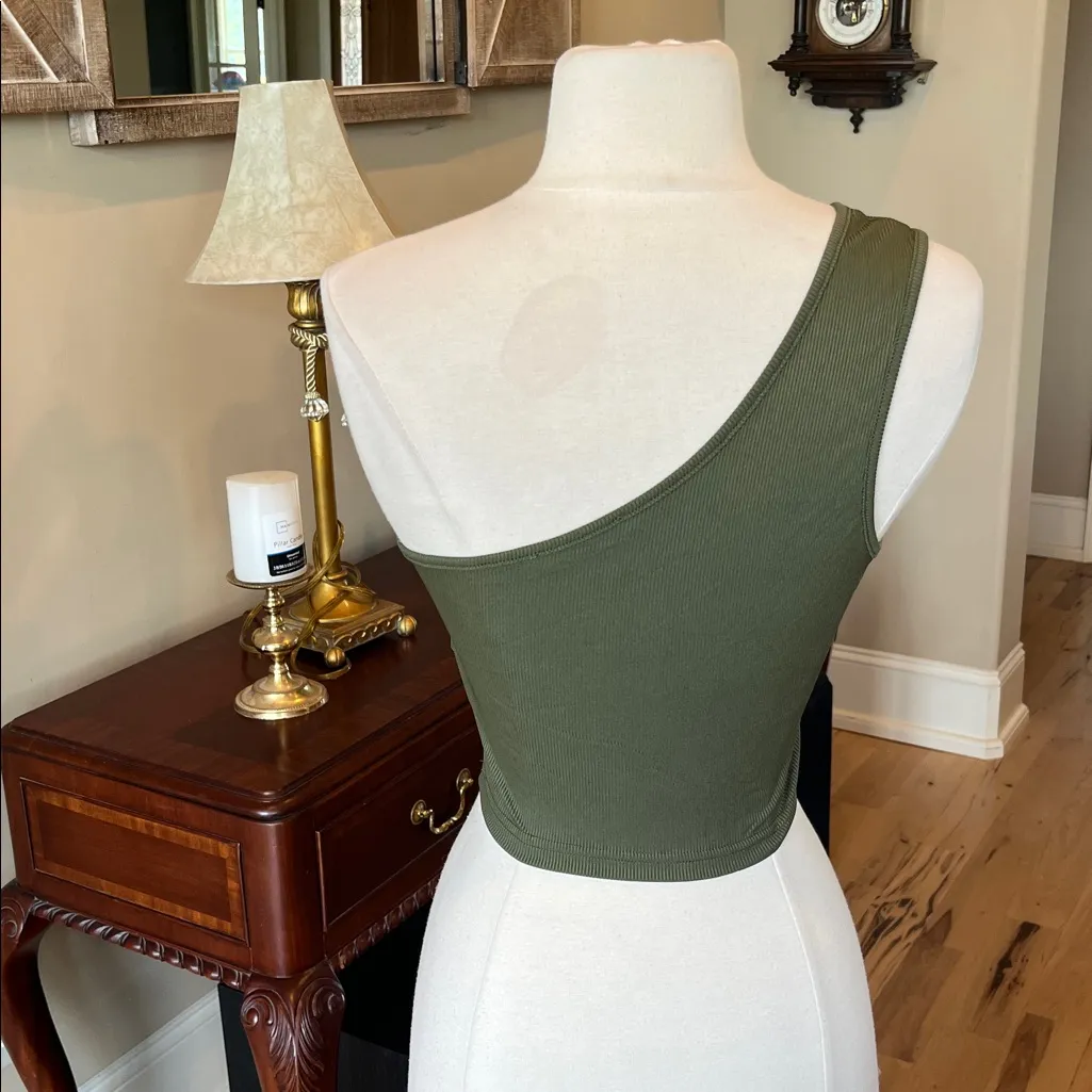 Ekouaer Olive Green One Shoulder Cropped Top - Image 4