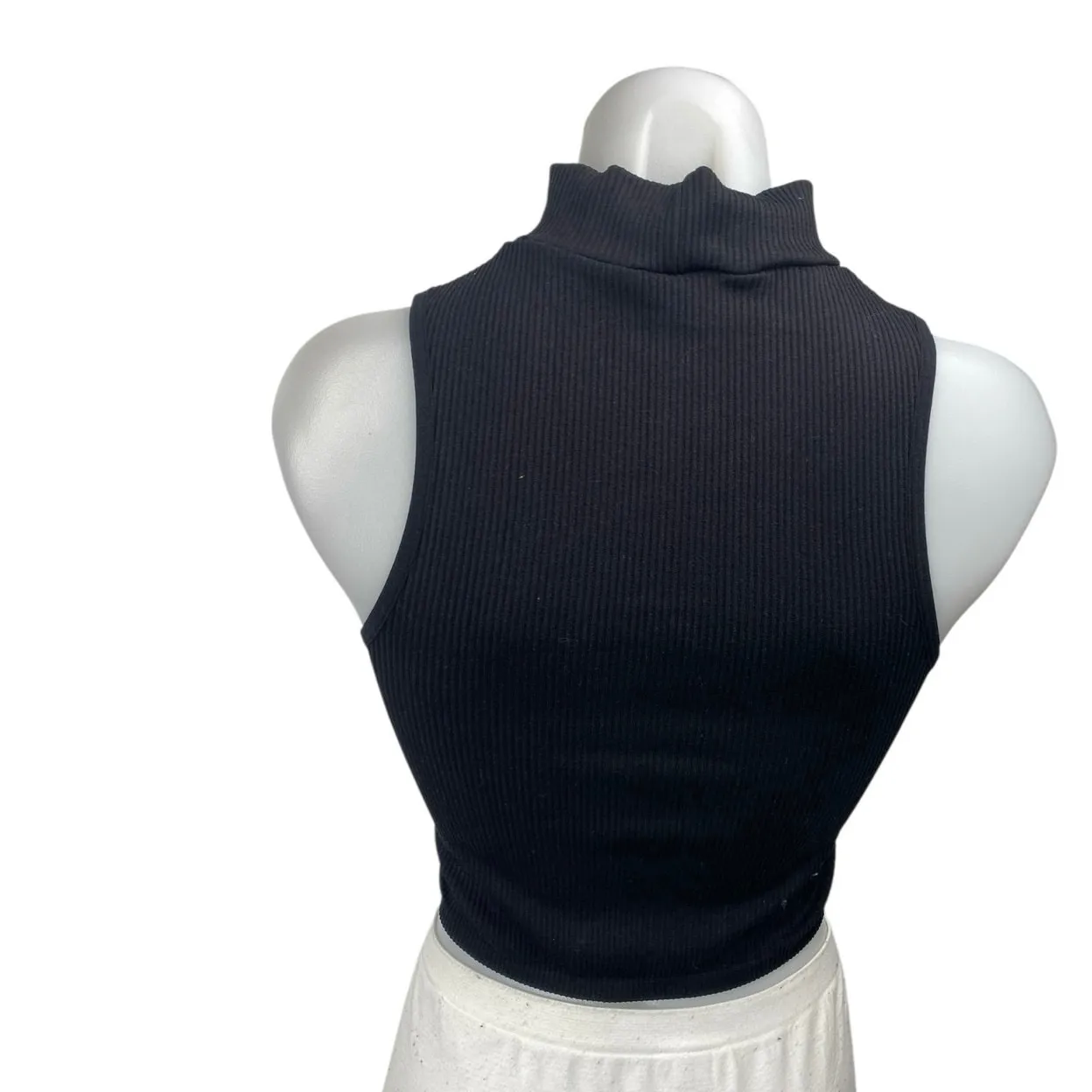 Zara Women's Black Sleeveless Rib Knit Turtleneck Crop Sweater Tank Top Size L - Image 2