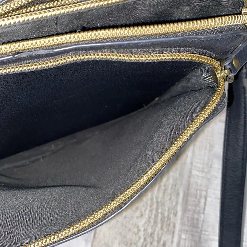 Faux leather crossbody purse with lots of compartments - Image 8