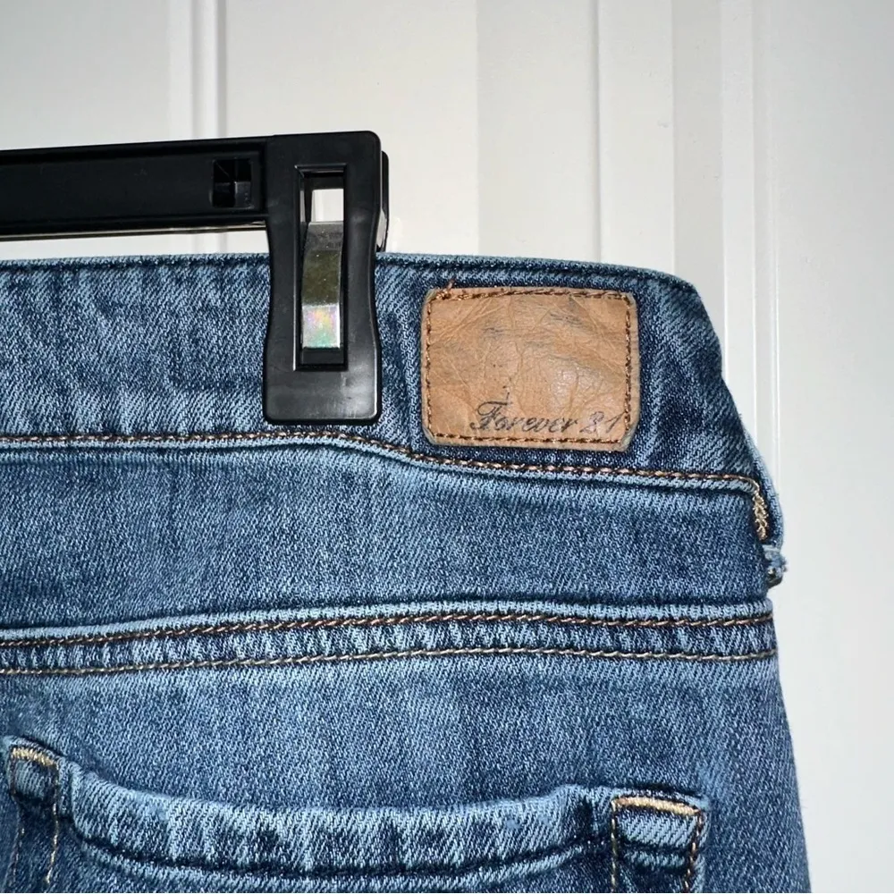 Forever, 21 mid rise, medium wash, wide leg jeans women 34“ x 31“ - Image 8