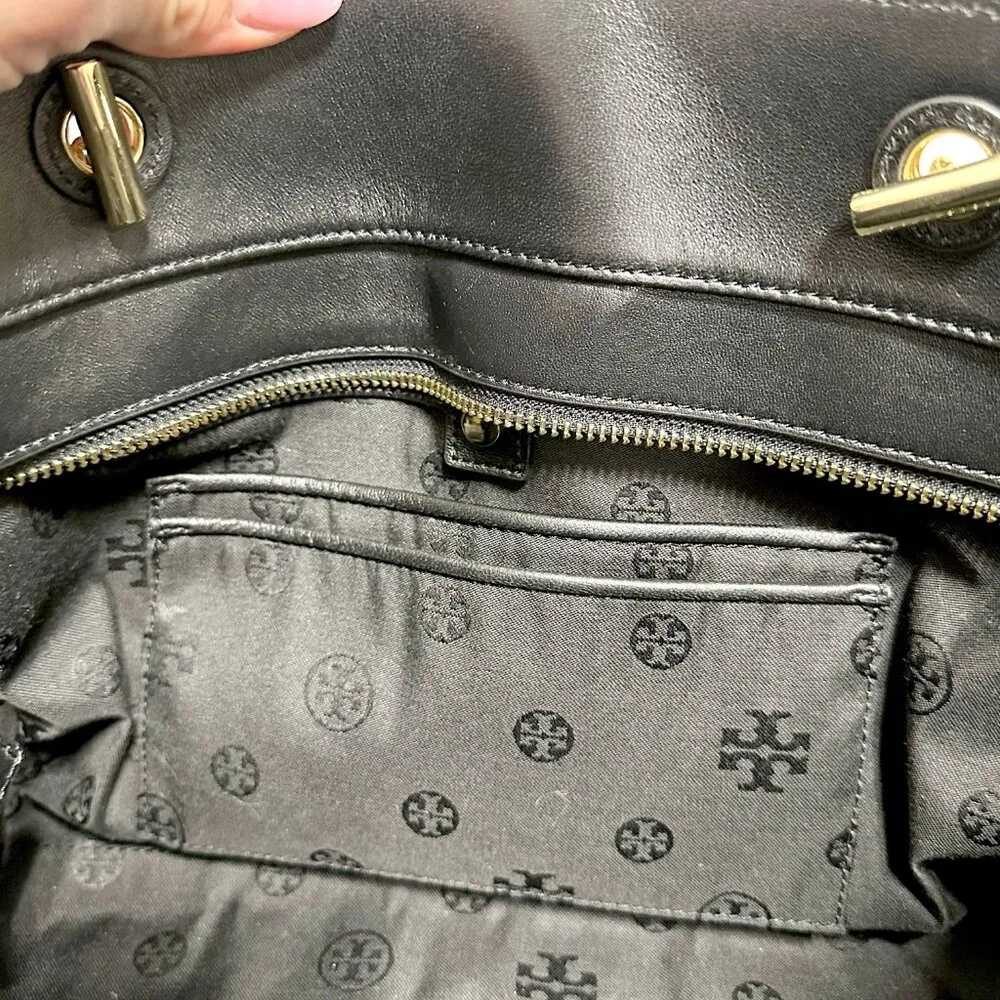 Tory Burch  Alexa Quilted Tote - Image 9