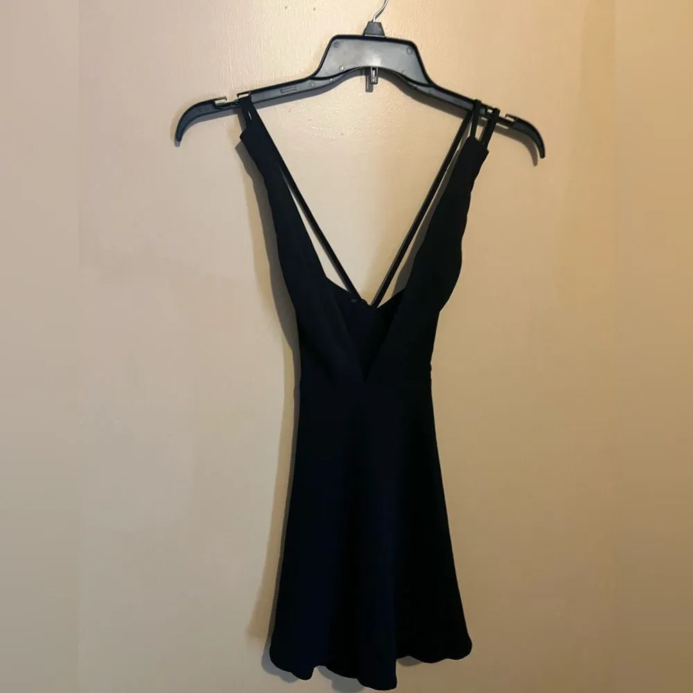 Superdown xs black dress - Image 2
