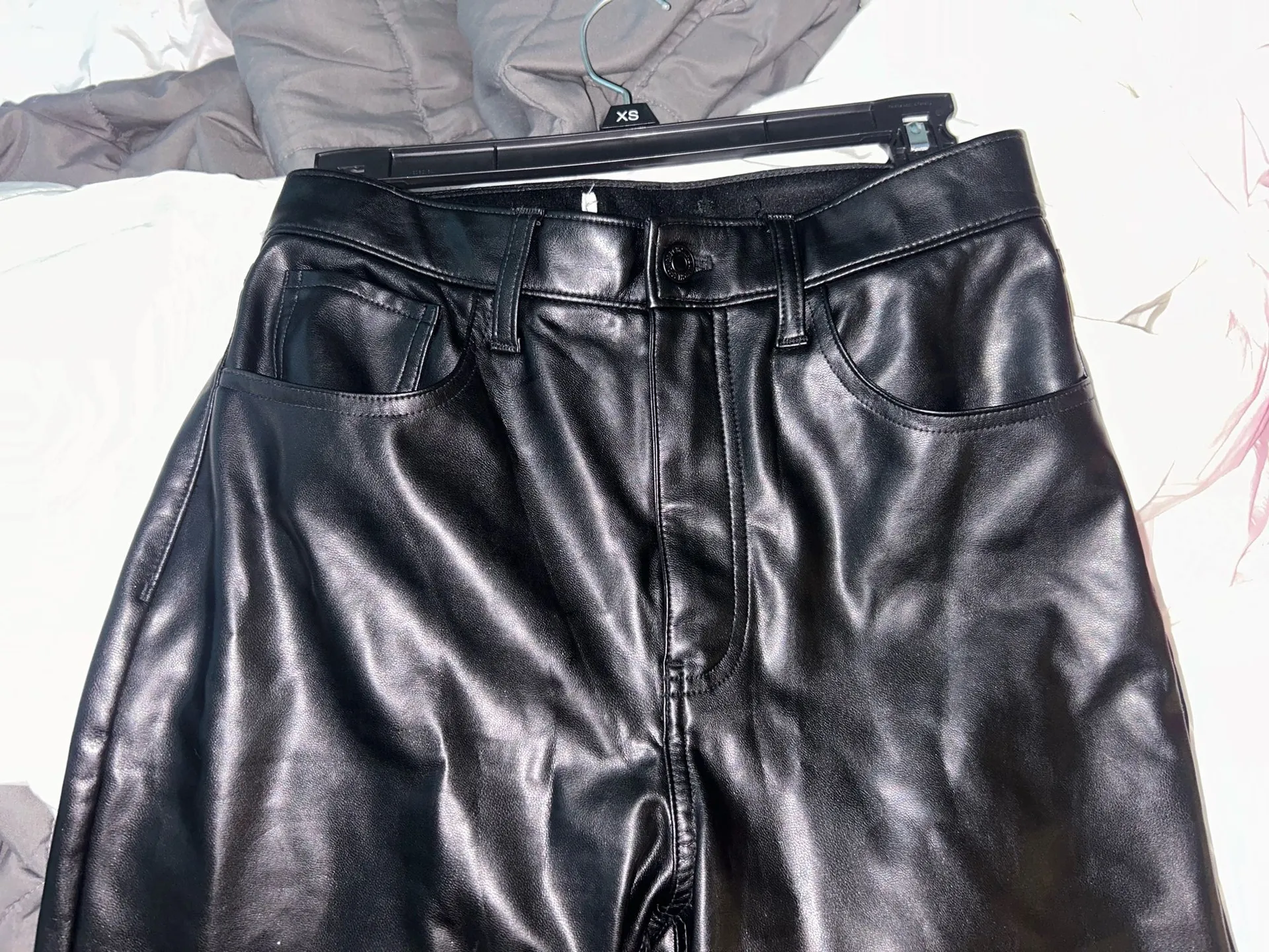 Abercrombie Black Straight Leg Leather Pants High-Rise - Image 6
