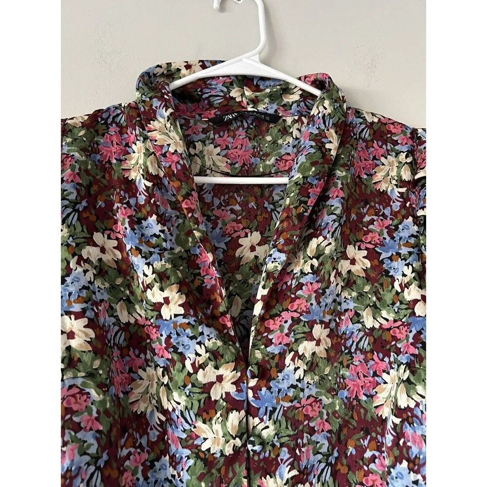 Zara Floral Button Up V-Neck Top Size Medium Bohemian Feminine Flirty Cottage - Image 6