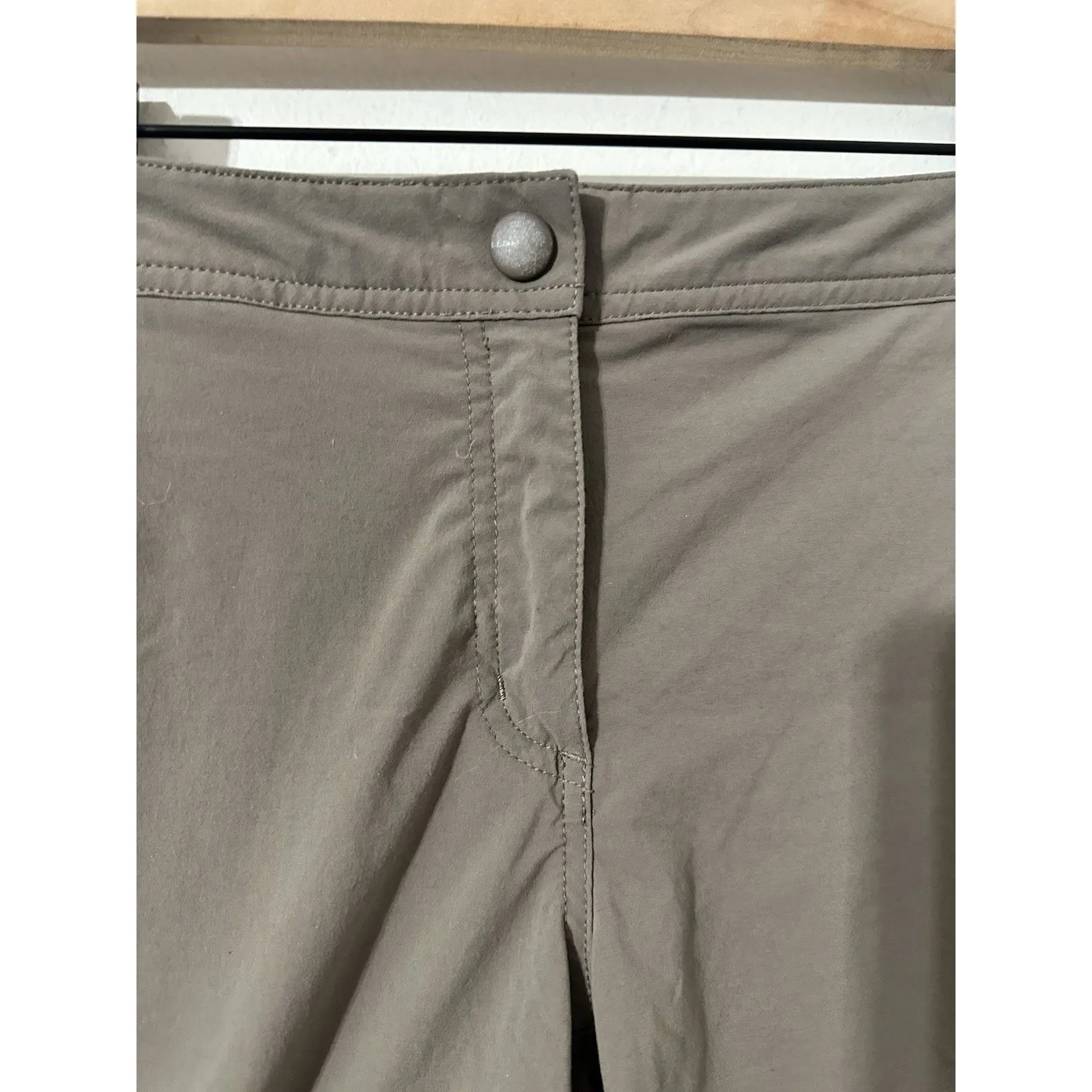 L.L. Bean Women’s Water Repellent Comfort Trail High Rise Outdoor Hiking Shorts Size 10 - Image 3