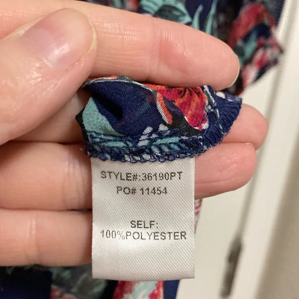 Skies Are Blue Mayven Black Floral V Neck Short Sleeve Button Up Blouse - Image 3