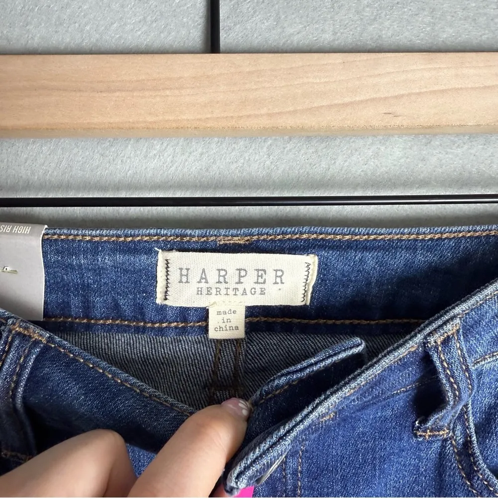 Francesca’s Harper Heritage Women’s High Rise Straight Raw Hem Jeans size 27 NWT Blue - Image 7