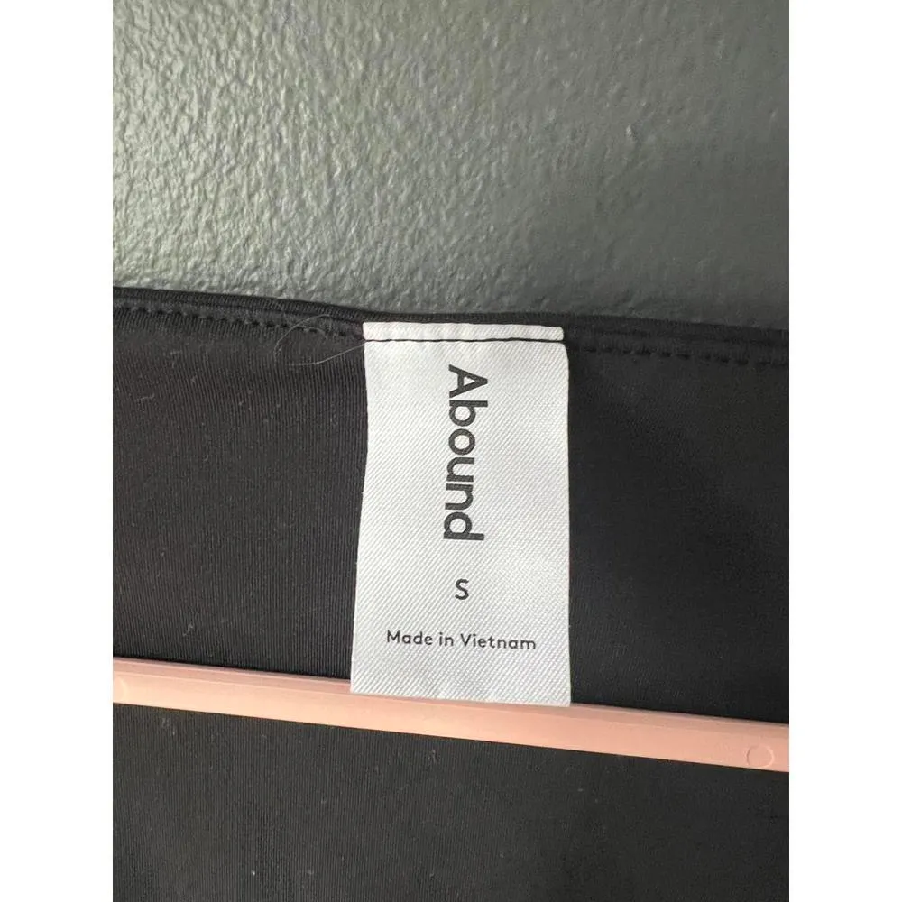 Abound Women's Black Long Sleeve Crop Top - Image 3