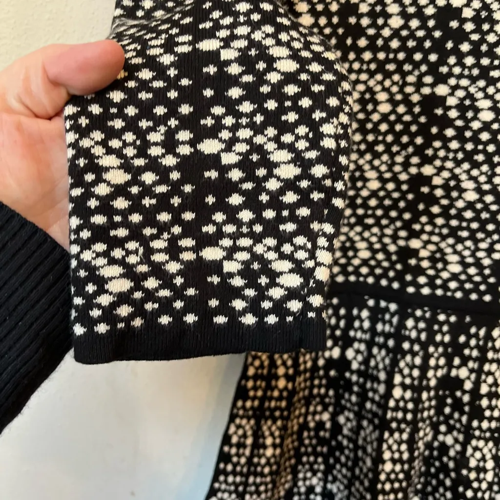 Taylor Black & Cream Jacquard Sweater Dress – Fit & Flare – Scalloped Hem Small - Image 4