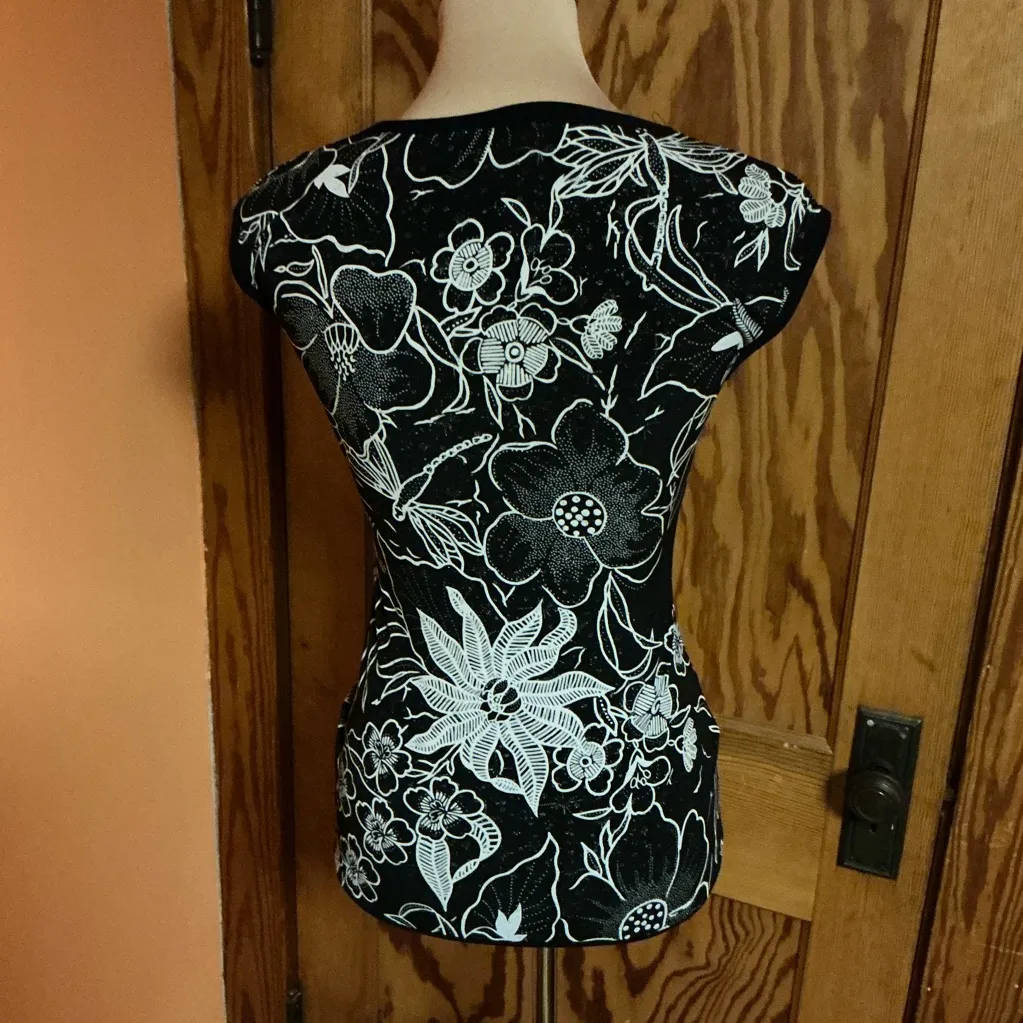 Vtg Y2K black floral sexy top - Image 7