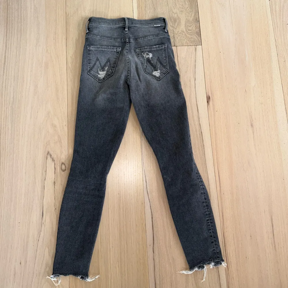 MOTHER The Swooner Ankle Chew Scene Of The Crime Jeans Gray Distressed Size 25 - Image 7