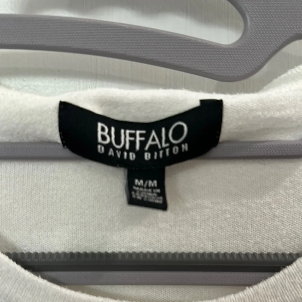 White Textured Women's Top EUC - Image 2