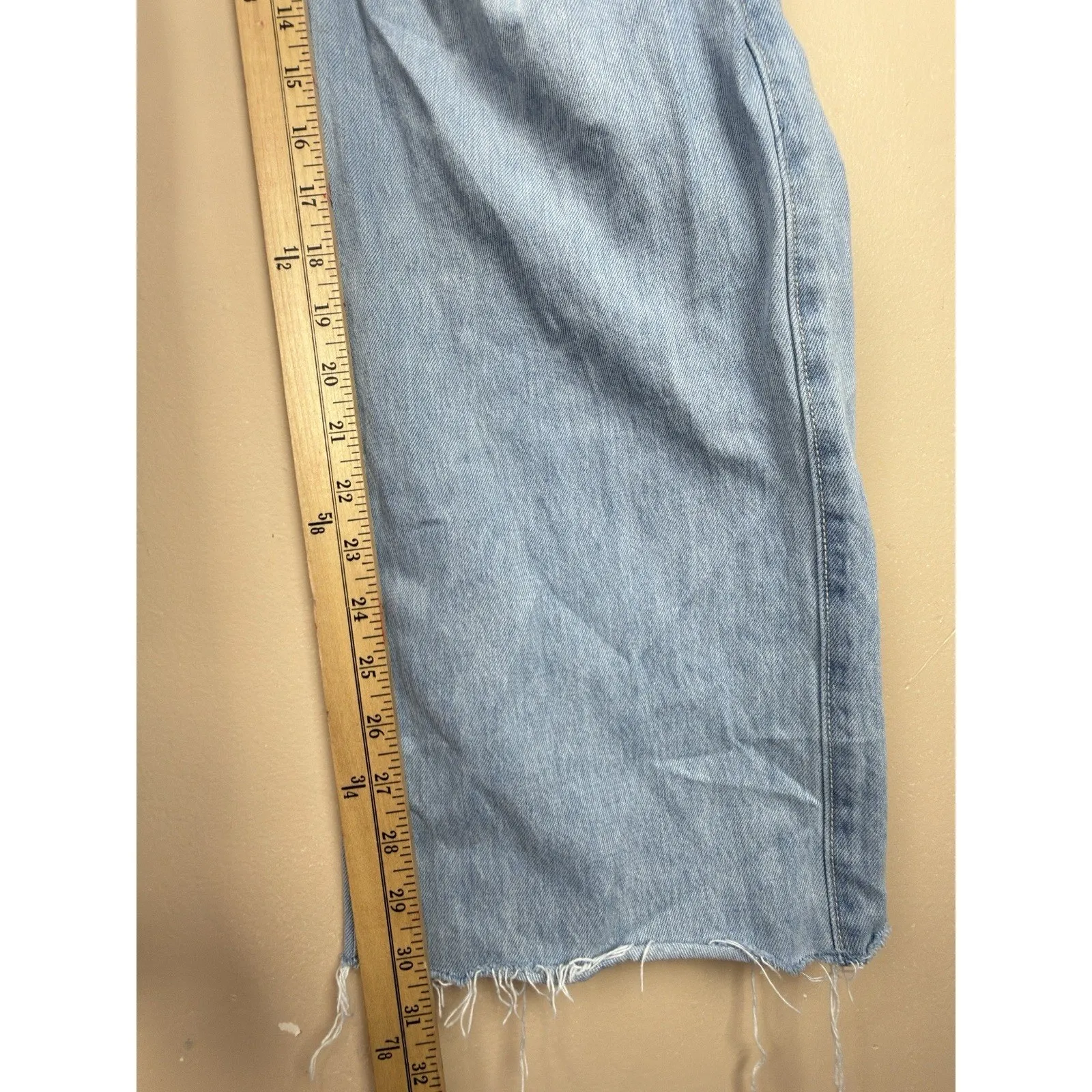 Hollister Women’s Low Rise Baggy Light Wash Jeans Size 0 R Waist 25 Inseam 30 - Image 9