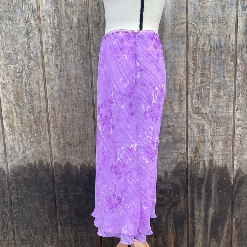 Elegant Purple Floral Skirt Vintage Lightweight Lined Ruffled Hem - Image 2