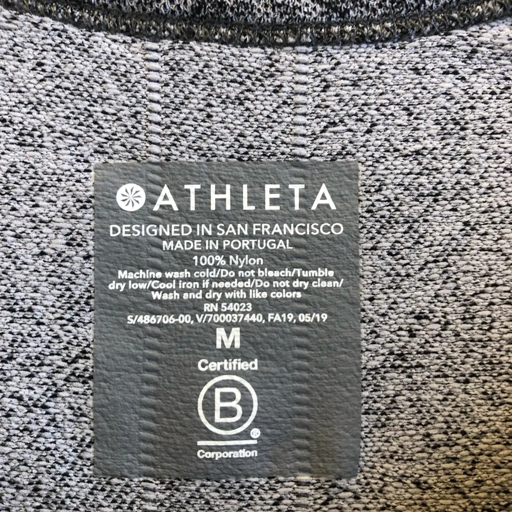 Athleta Gray Athletic Short Sleeve Tee Size Medium - Image 2