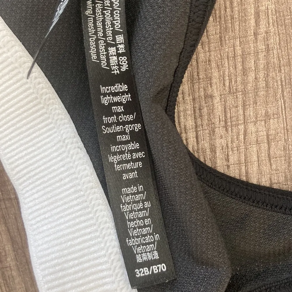 Victoria’s Secret| Black/Silver Incredible Lightweight Max with Zipper sz 32B - Image 5