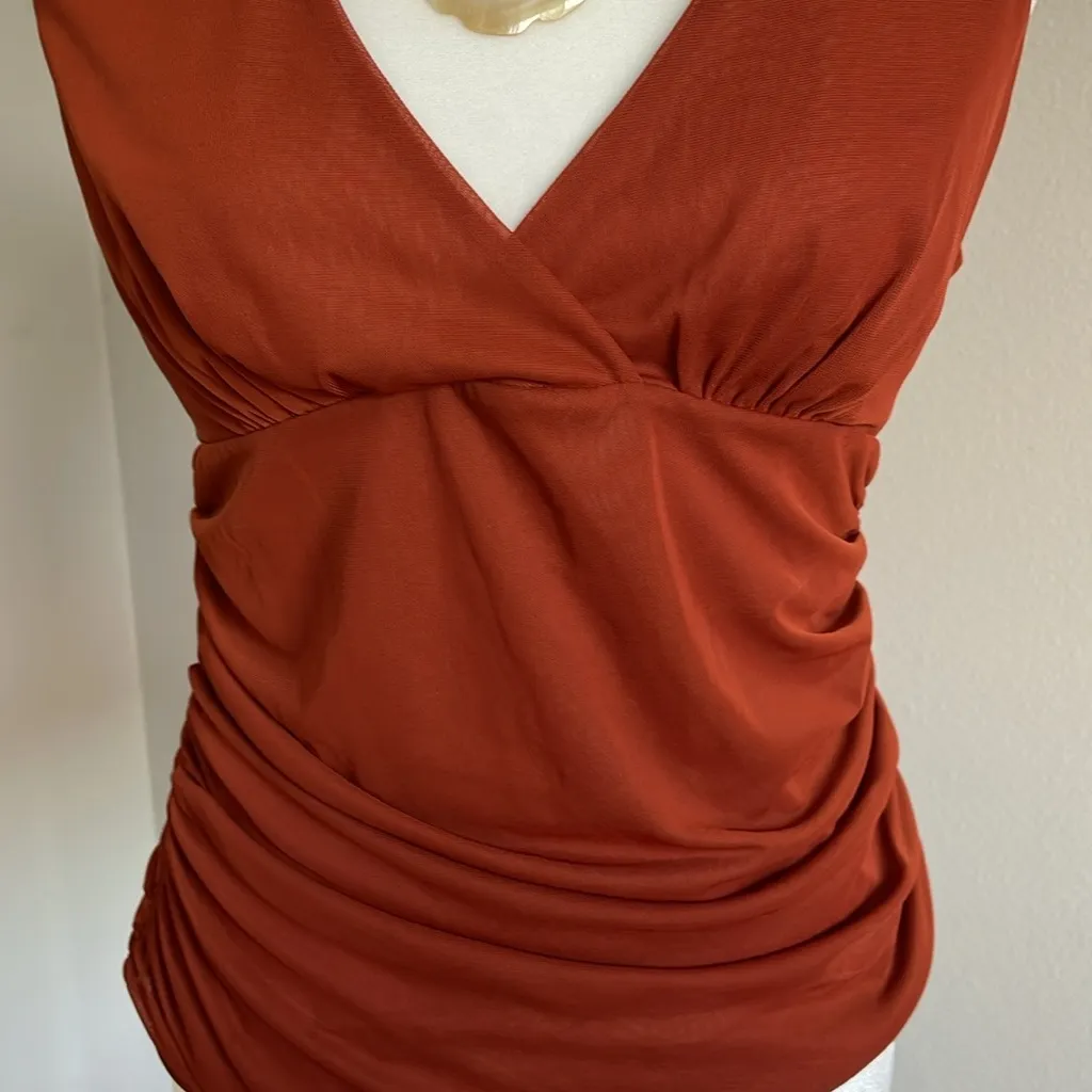 Anthropologie Rust Sleeveless V-Neck Top Size M - Image 3