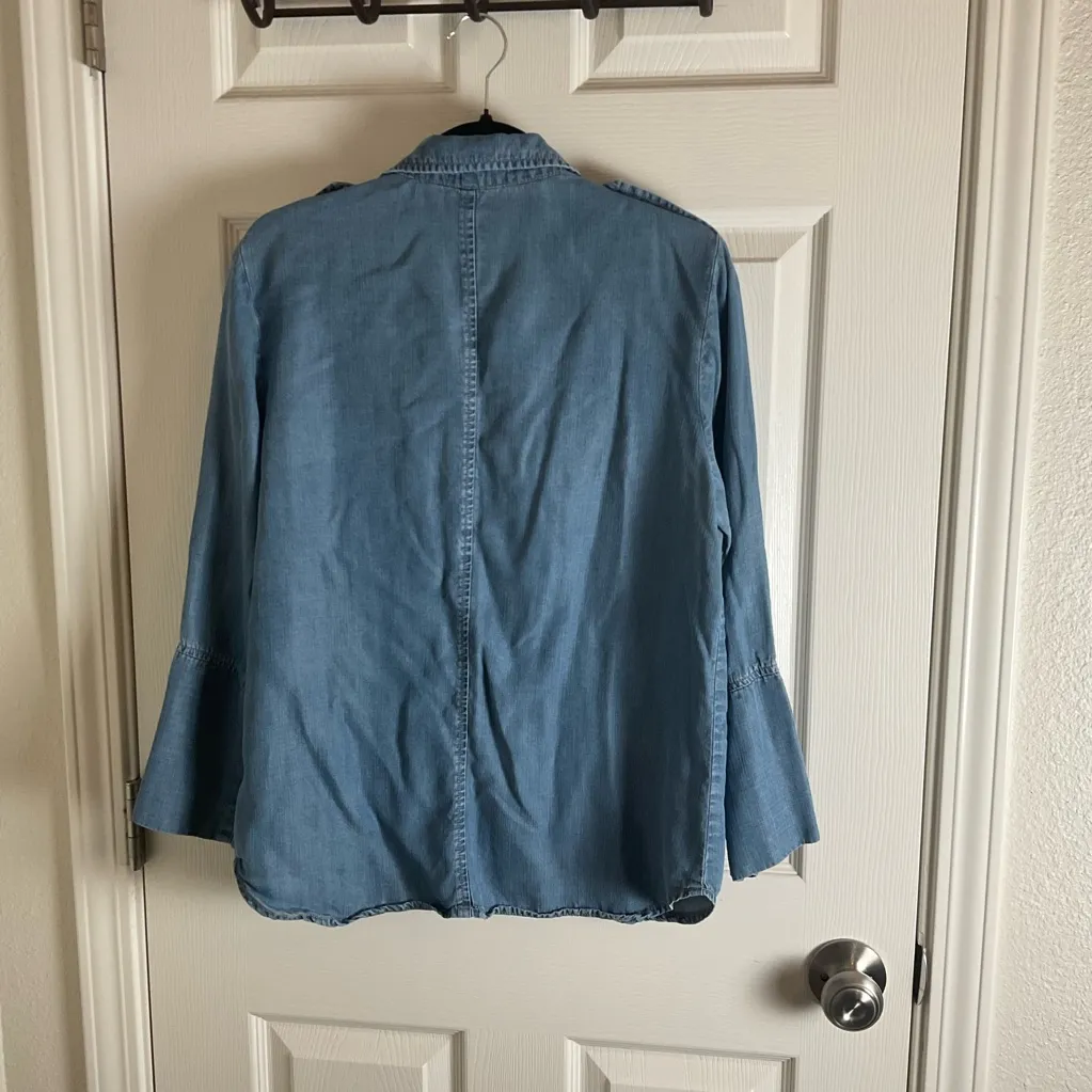 Cloth & Stone Blue Women V Neck button down top size large - Image 8
