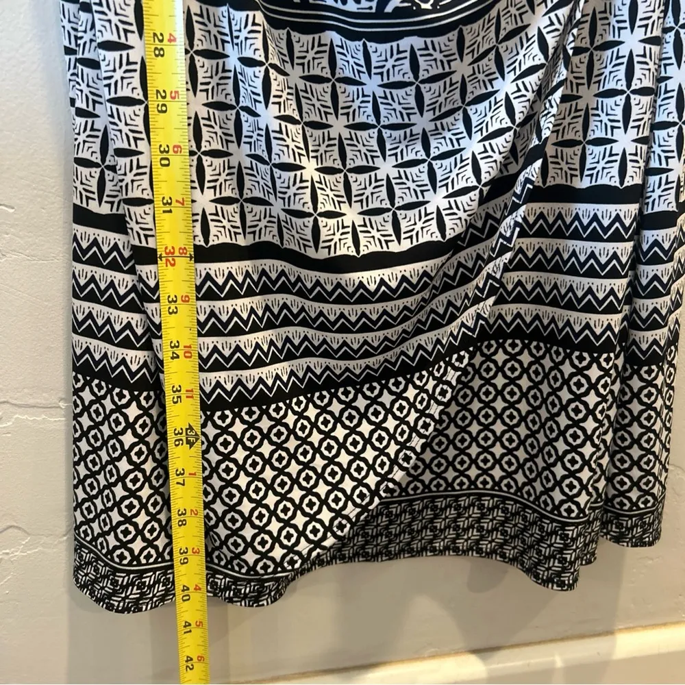 Tommy Bahama Faux wrap cap sleeve black-and-white dress size large - Image 10
