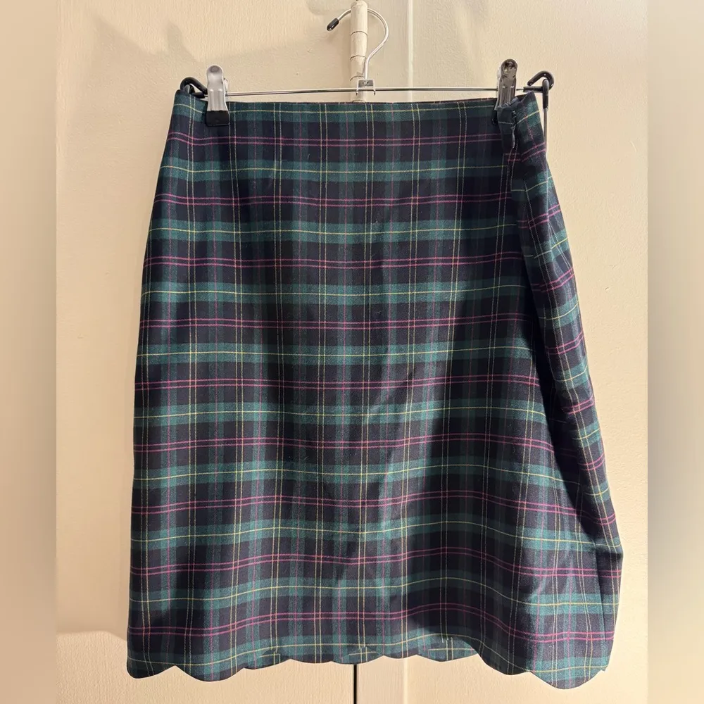 Talbots Plaid Wool Blend Skirt 8 Green Navy Blue Knee Length Lined Equestrian - Image 2