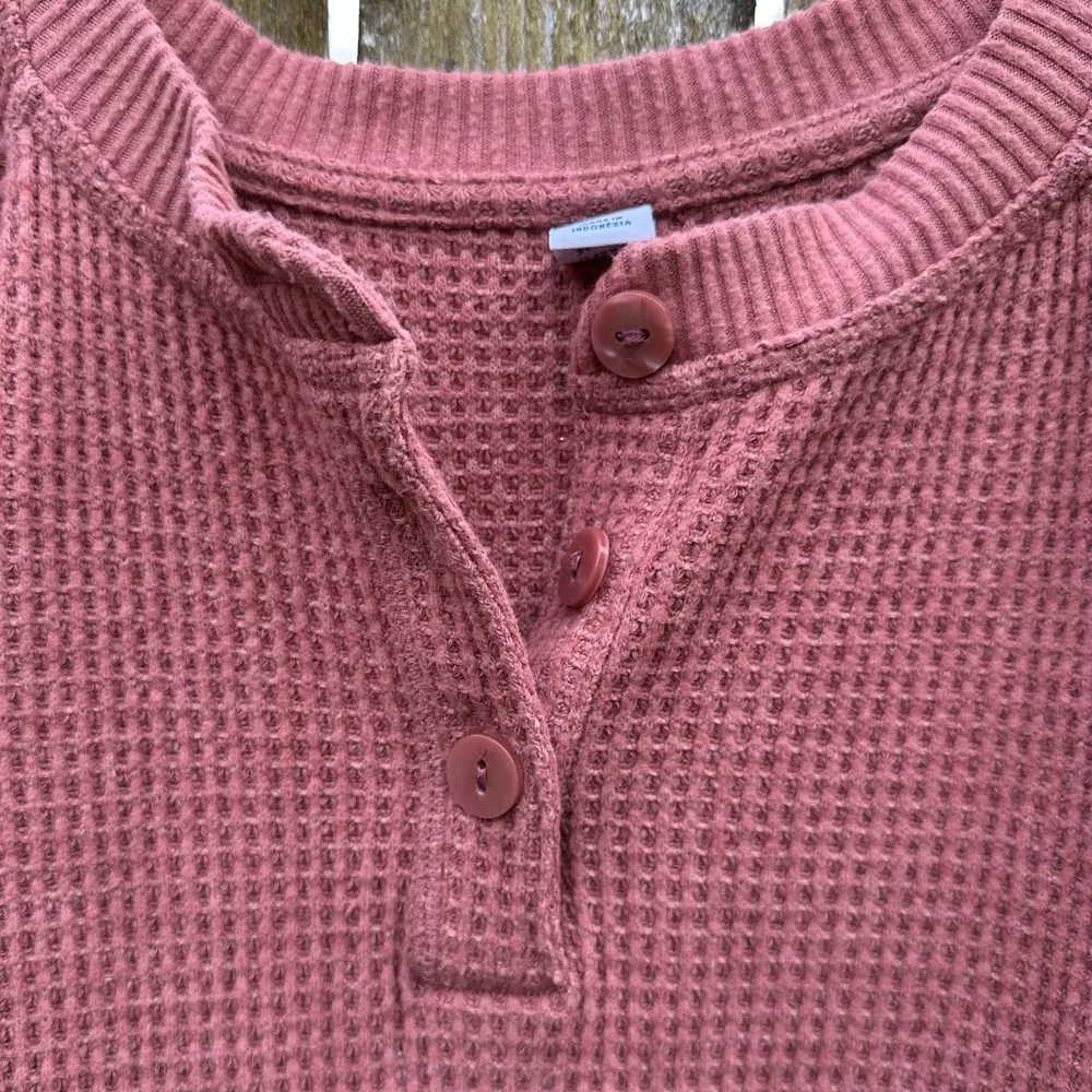 Old Navy Cozy Shrunk Waffle Knit Henley Sweater in Pink Bamboo Sz XXL - Image 3