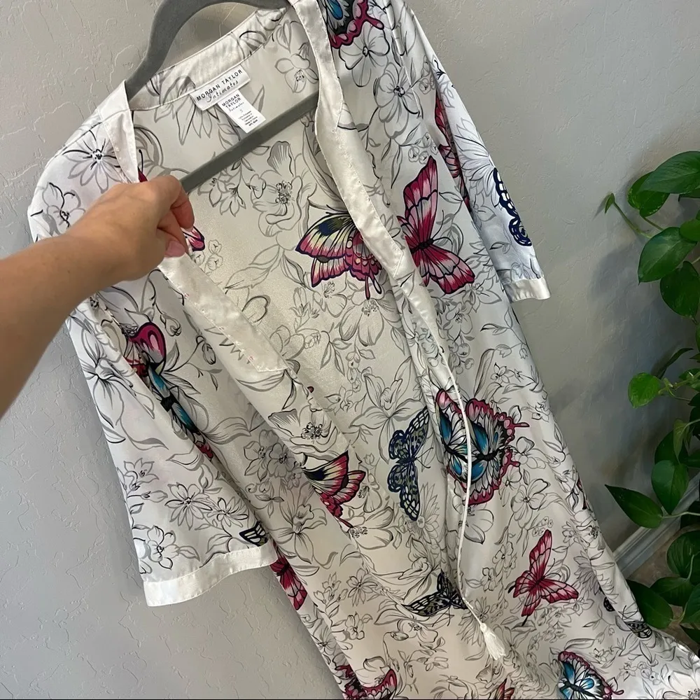 Vintage Morgan Taylor satin Kaftan, house robe butterflies print, 3/4 sleeve - Image 7