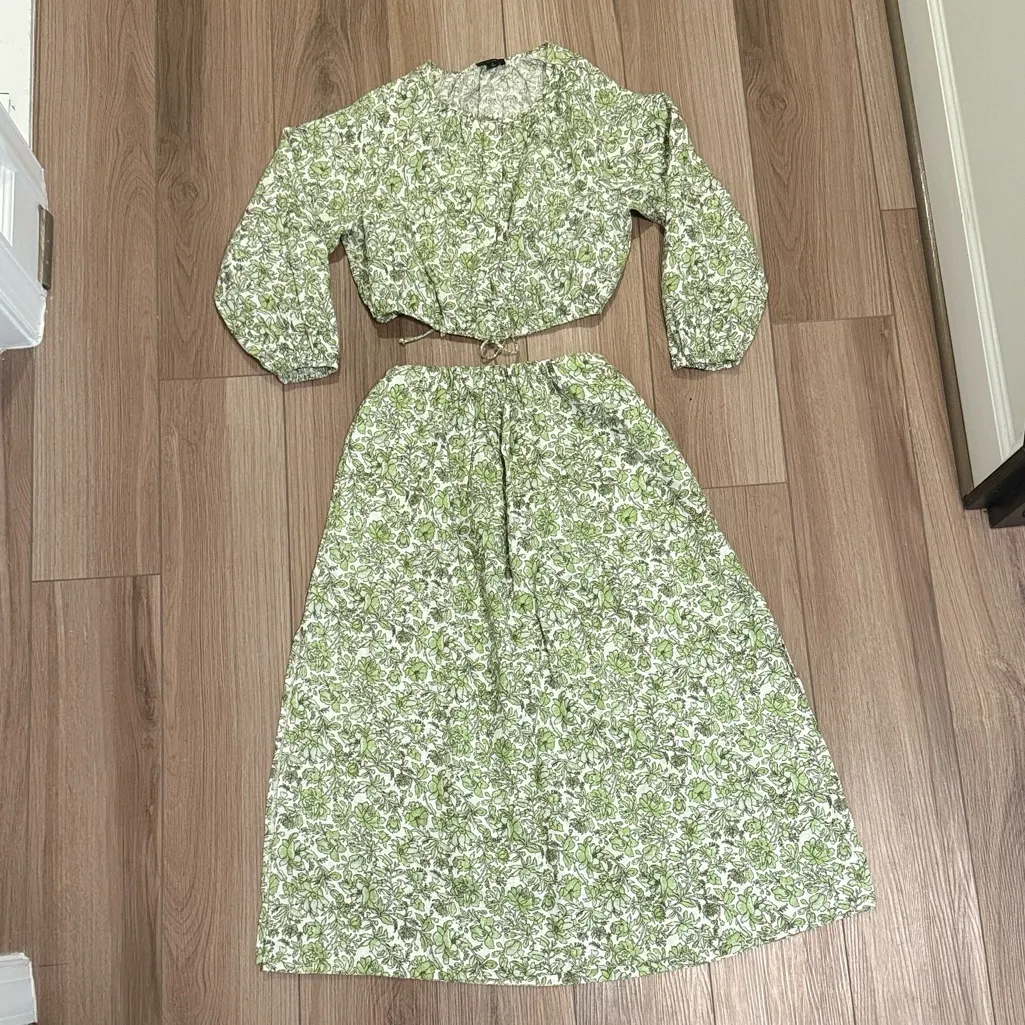 J.Crew Tossed Floral Linen Cropped Top and Linen Skirt Set Size 0/Small - Image 3