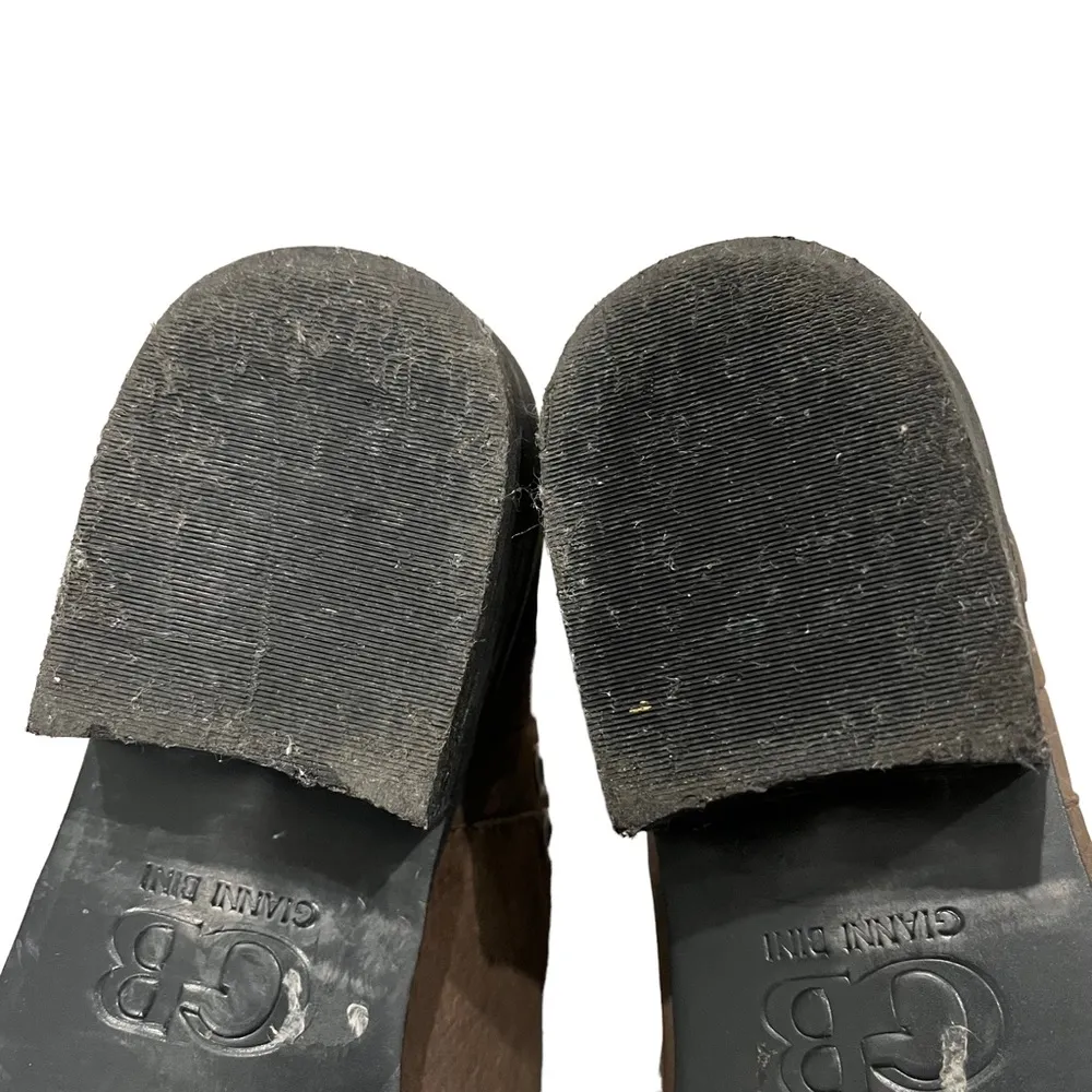 Gianni Bini Taupe Ankle Boots Silver Grommets Dip Sides - Image 13