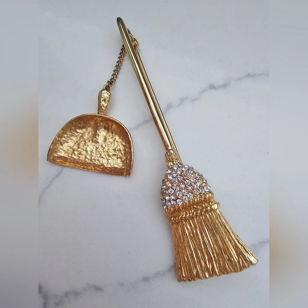 R. Mandle Gold Tone Broom and Dustpan Brooch Very Rare - Image 2