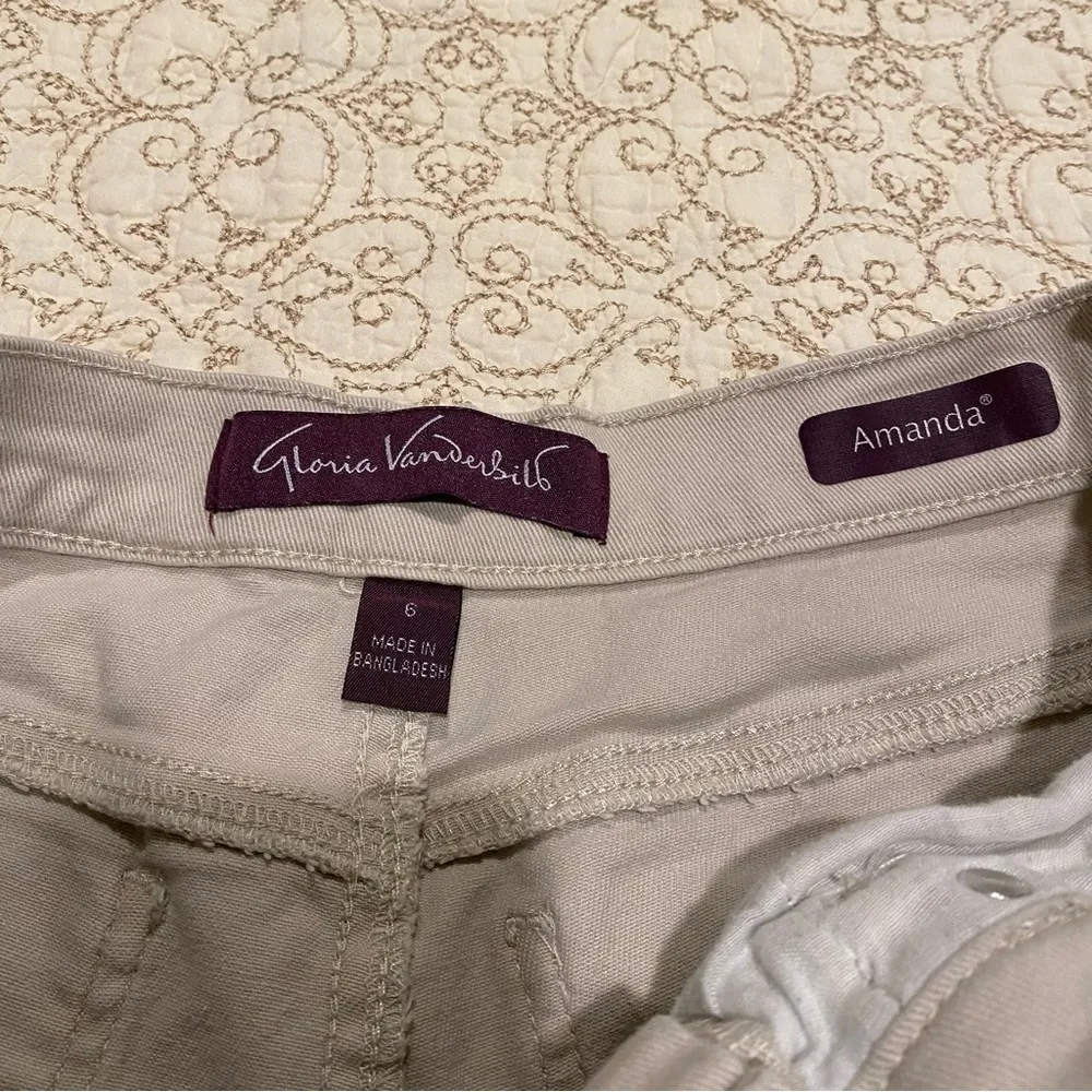 Gloria Vanderbilt Women’s Amanda Jeans Size 6 - Image 3