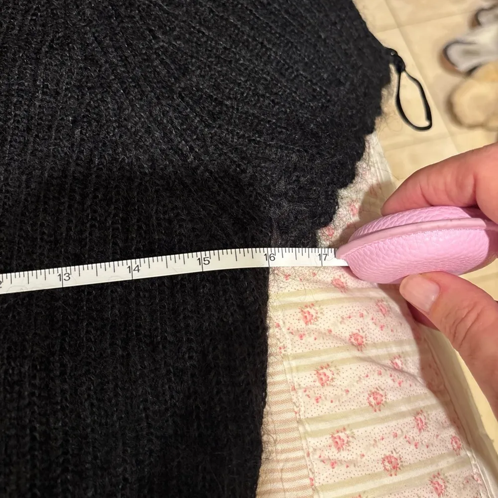 Kenneth Cole vintage sweater worn once super cute worn once. Great detail Black Size L - Image 5