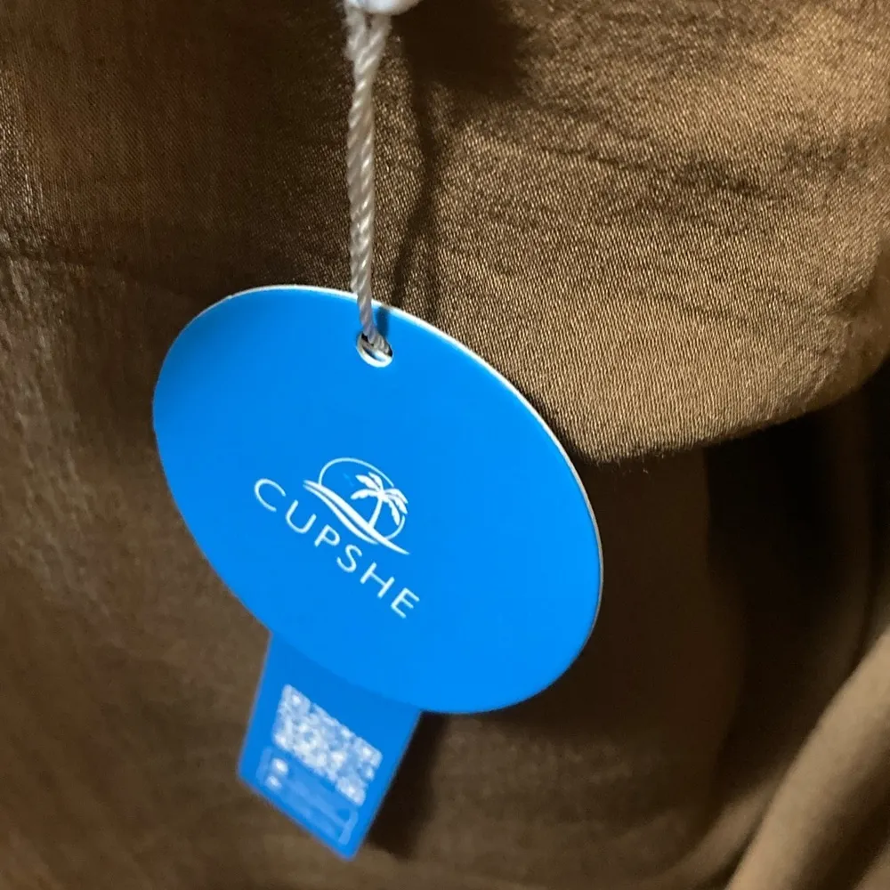 Cupshe NWT  Tan Blouse! - Image 6