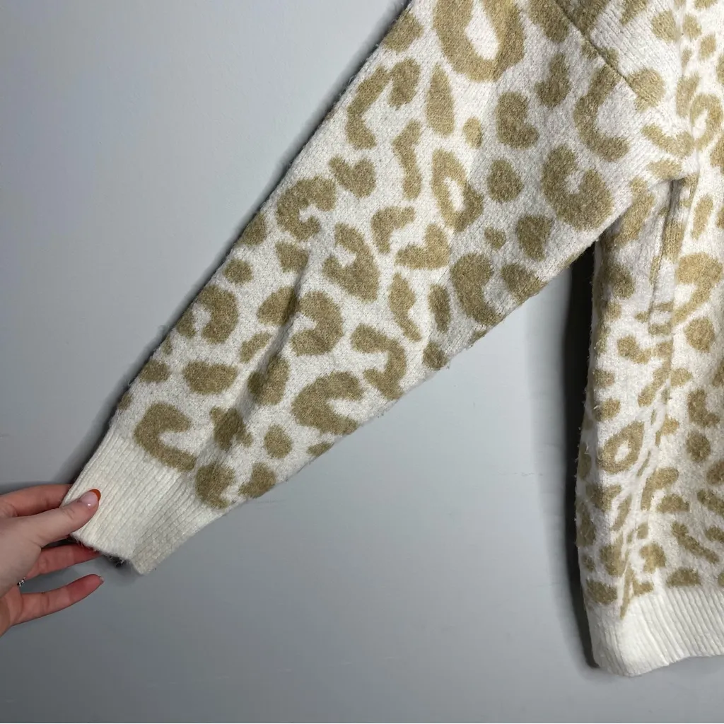 Falls Creek V-Neck Leopard Print Sweater (Large) - Image 2