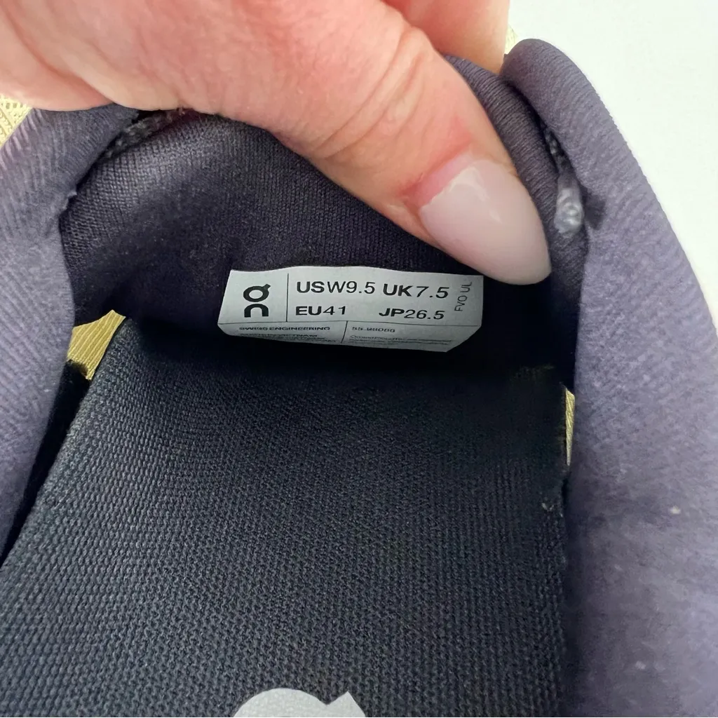 On Running Cloudgo Sneakers Running Shoes Sneakers in Hay / Sand Yellow - Image 7