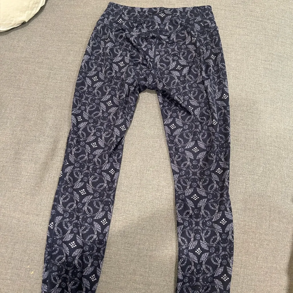 Patagonia Thermal Leggings Navy Cute Pattern - Image 5