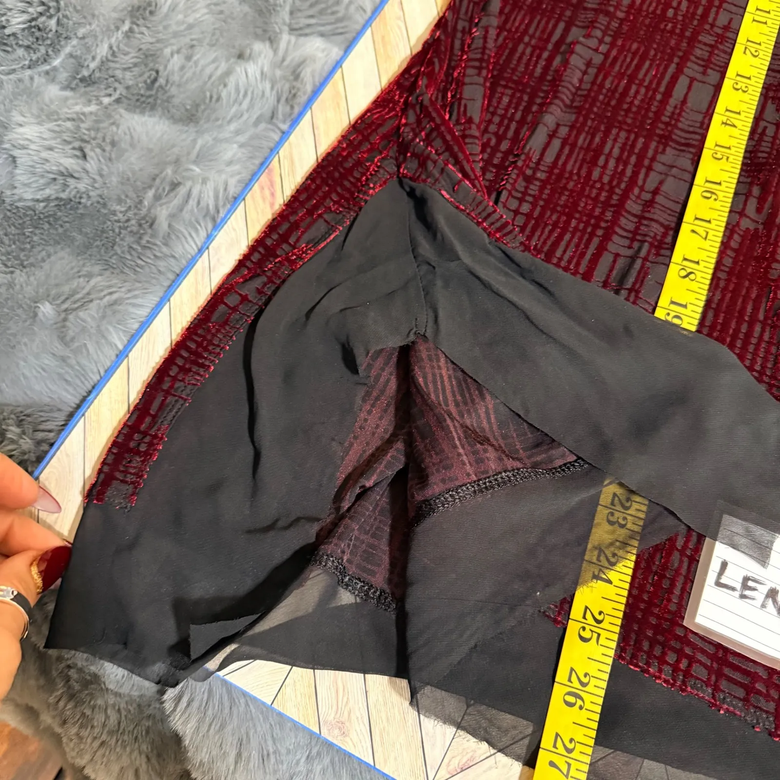 Simply Vera Vera Wang Velvet Burnout Red Black Sheer Hem Tunic Top XL Event Dark - Image 10