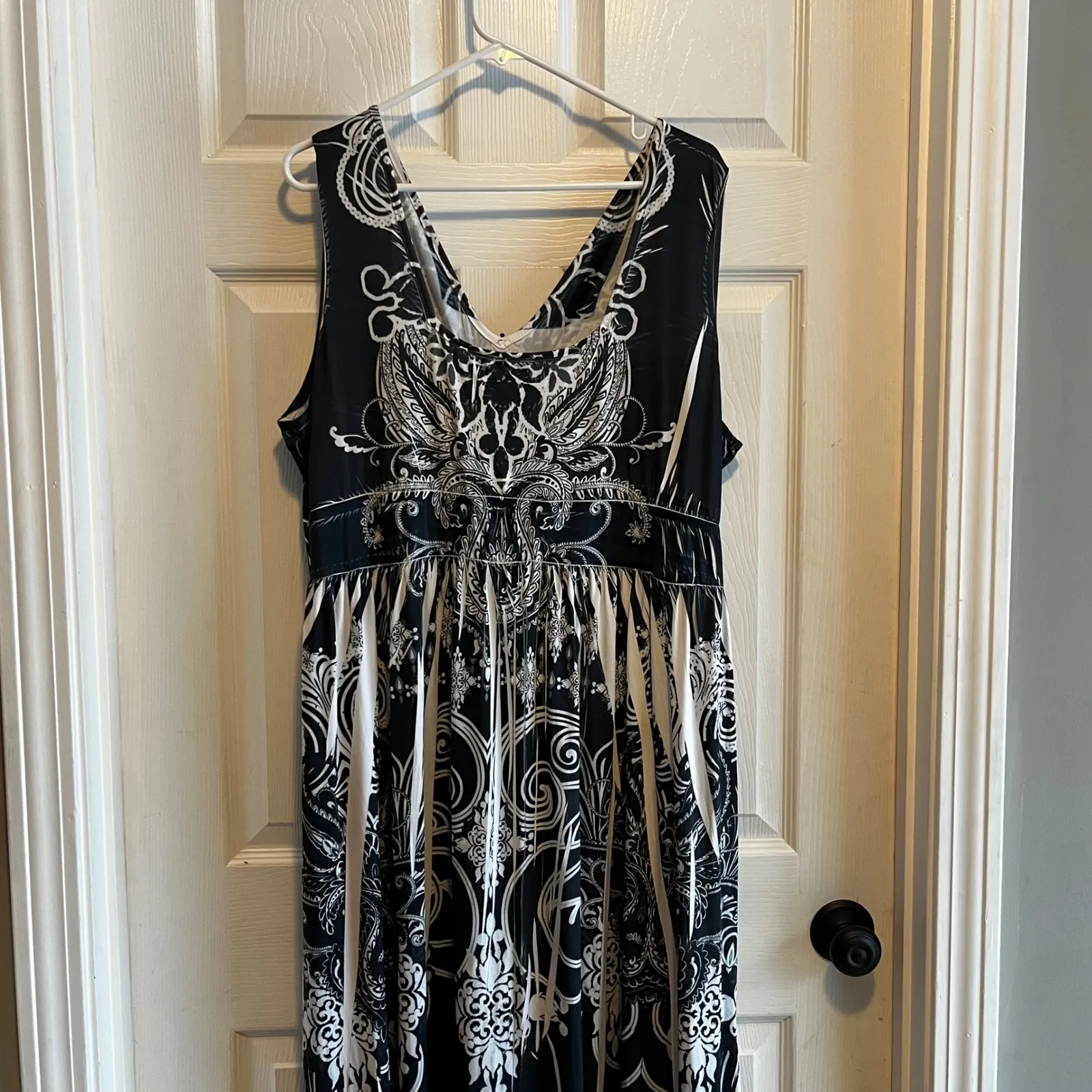 Cato Black White Tribal Print Maxi Dress Sleeveless V Neck Empire Waist Ruffle - Image 2
