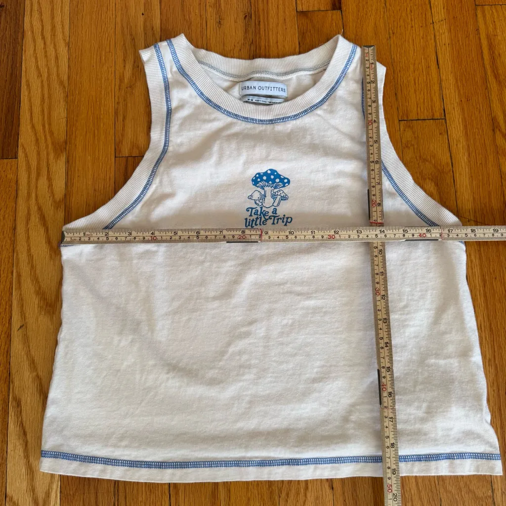 Urban Outfitter Take a Little Trip Mushroom Cropped Graphic Tank Top Size Medium - Image 4