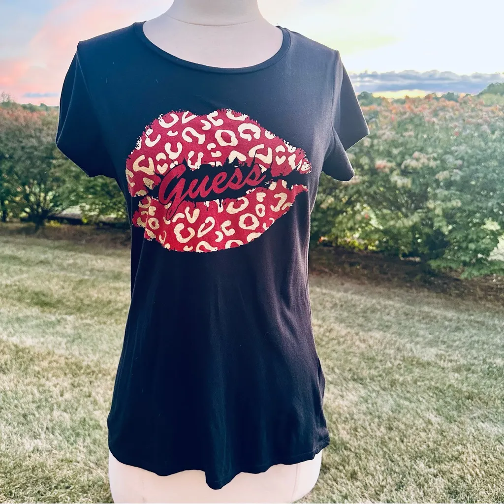 Guess Black Tee Shirt Red Lips - Image 3