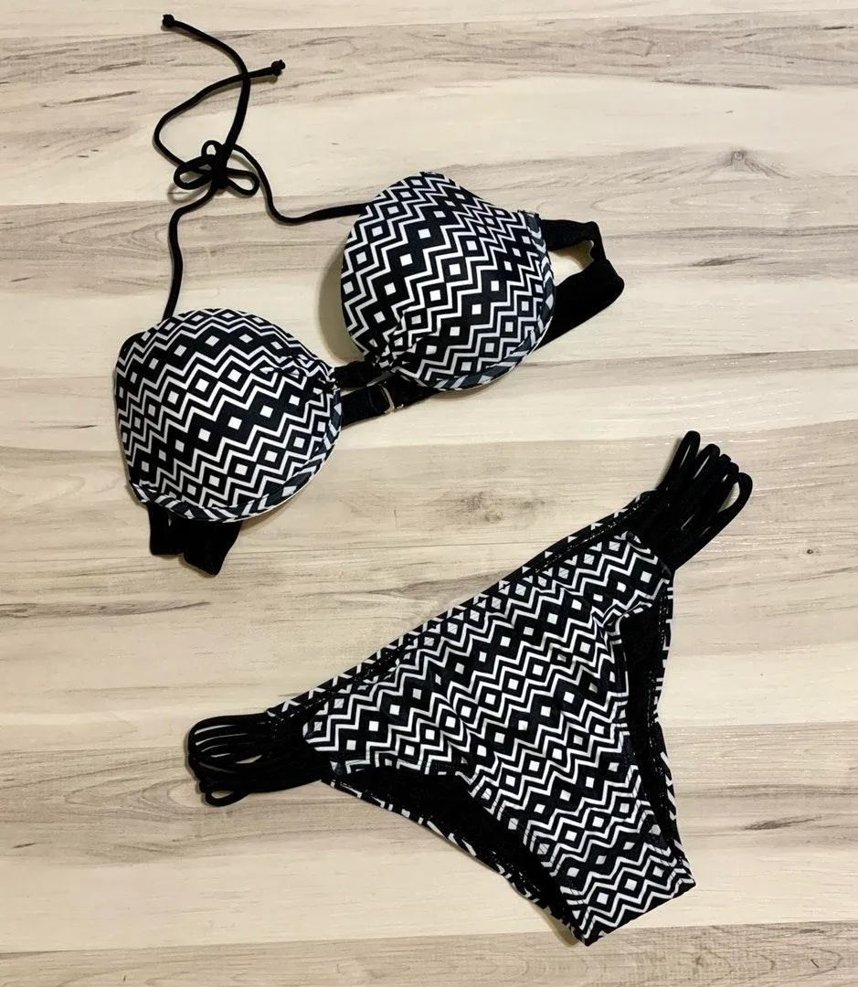 Geometric black & white padded cup bikini - Image 4