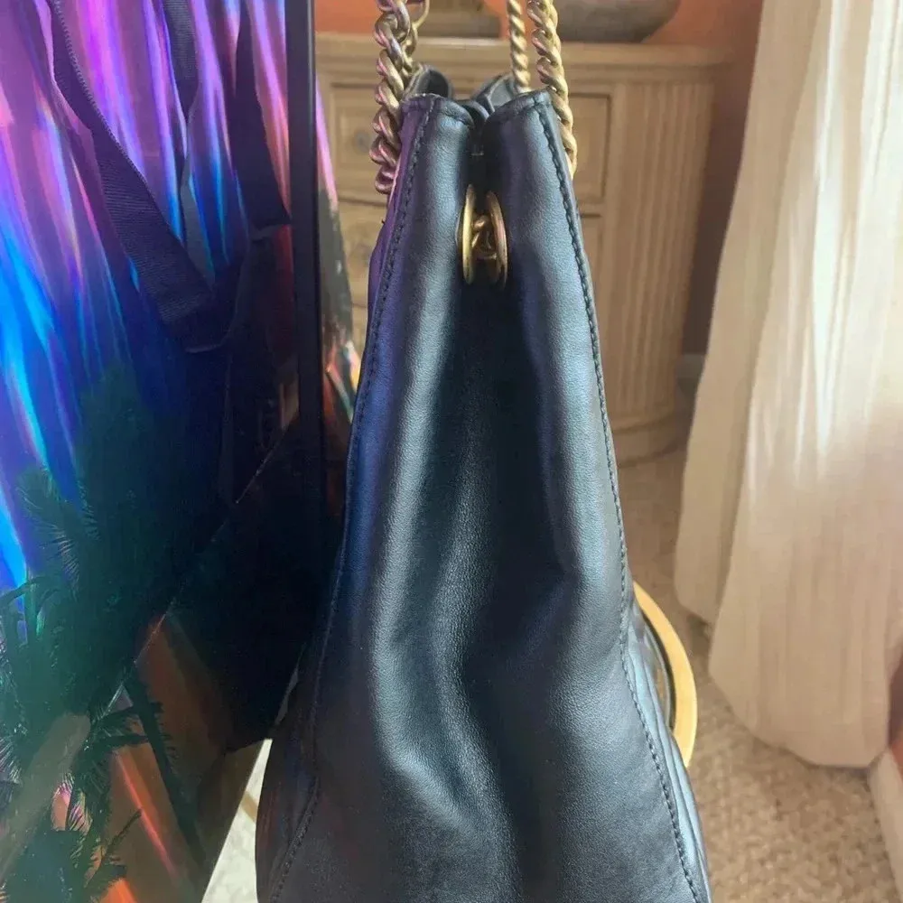 Gucci Marmont Tote in soft lamb skin a must have piece. - Image 6