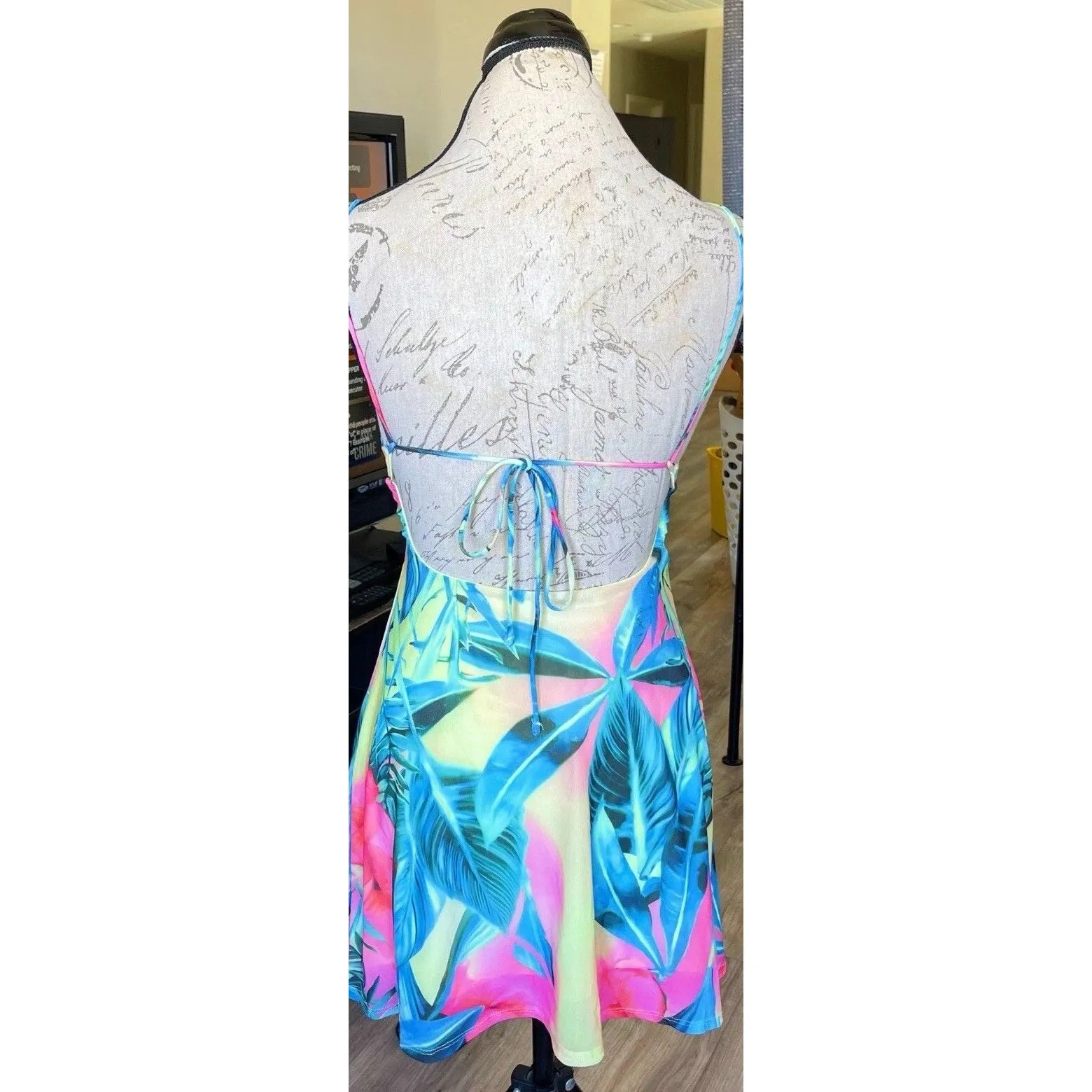 Bershka Womens Cami Mini Dress Sz Medium Tropical Floral Beach Resort Festival - Image 6