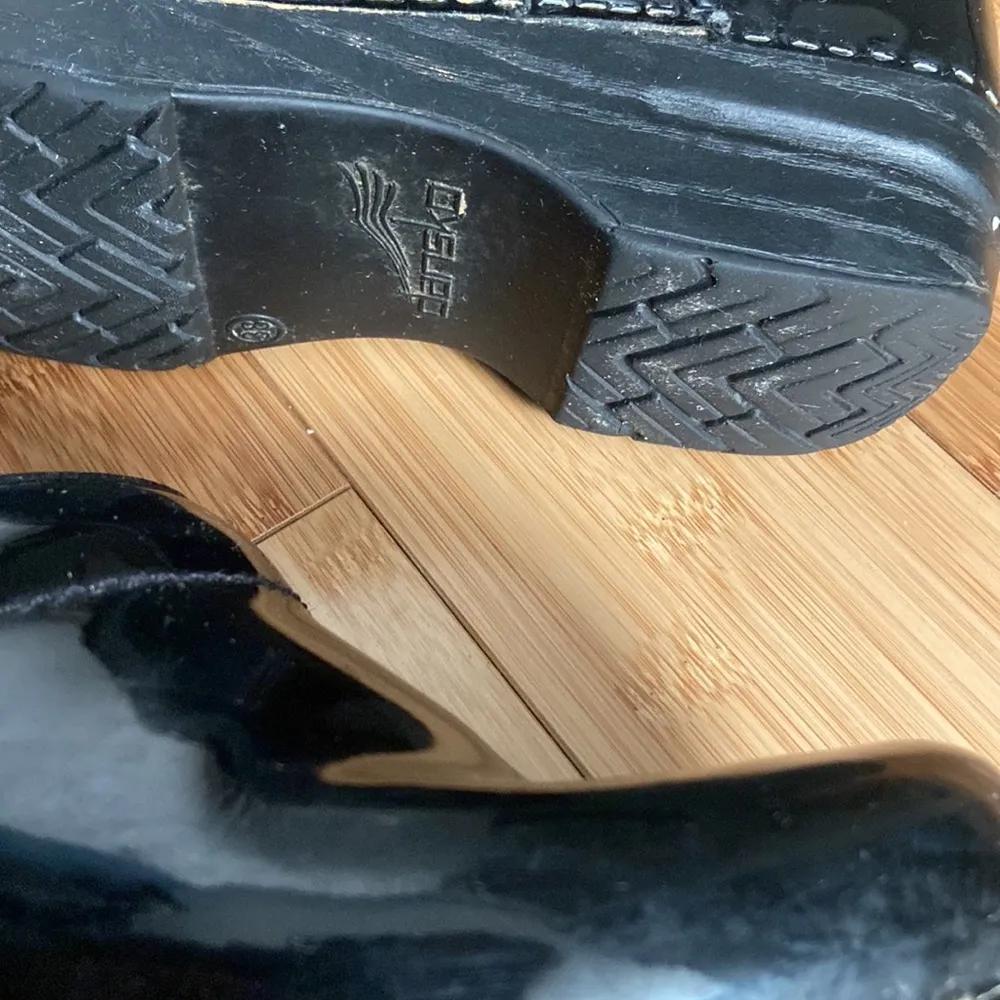 Dansko Women's  Patent Professional Clogs Black EU 38 US size 7.5 - Image 7