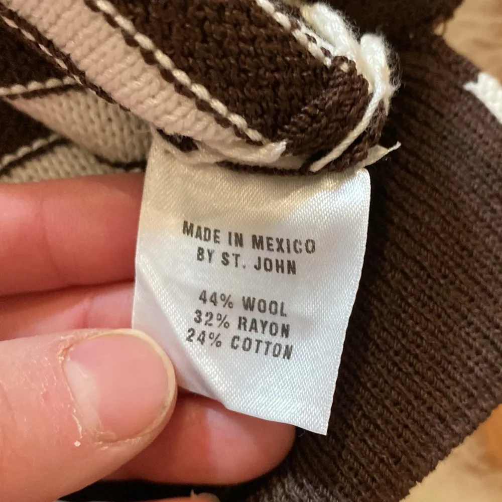 St. John Sport Women’s Brown & White Striped Cropped Knit Sweater Sz Sm - Image 96