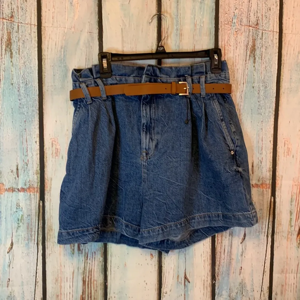 Zara Paper Bag Waist Medium-Wash High-Waist Shorts with Belt Size 10 - Image 2