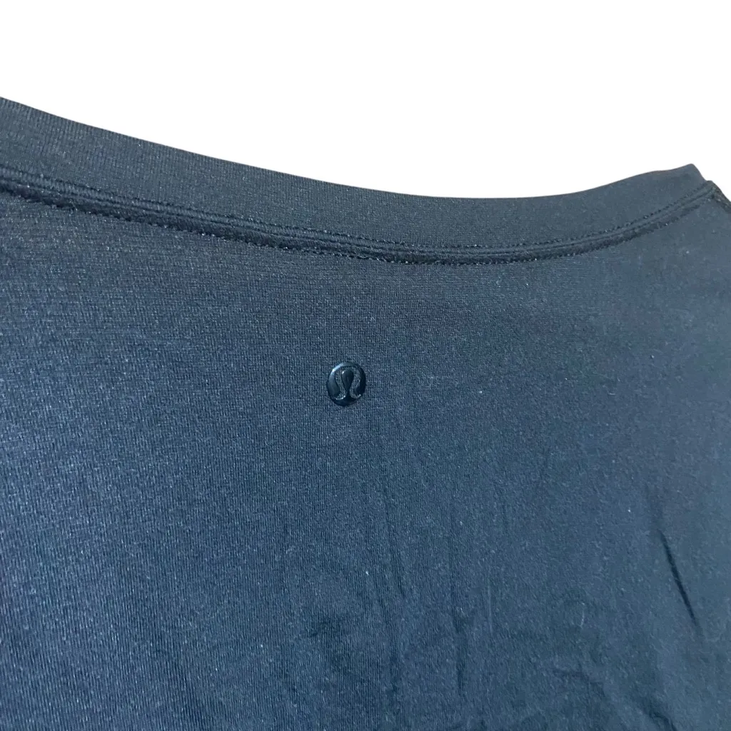 Lululemon Black T‎ Shirt Mesh Sleeves Size 6 - Image 5