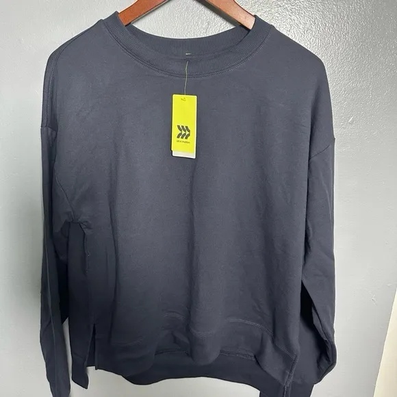 NWT All in Motion Slate Gray French Terry Sweatshirt Thumb Holes Size Small - Image 4